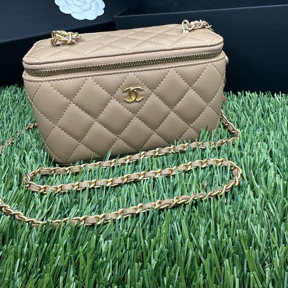 CHANEL | Casual Style Lambskin Vanity Bags Plain Leather Party Style